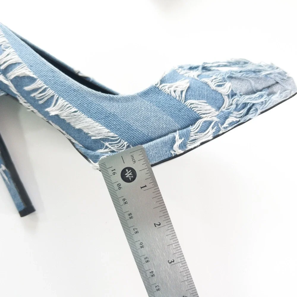 Azalea Wang Giada Denim Platform Pumps Womens 9 Frayed Patchwork Pointy Stiletto